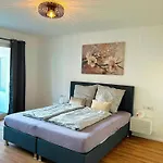 B & A Mit Balkon Und Parkplatz In Metternich Apartment *