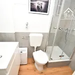 B & A Mit Balkon Und Parkplatz In Metternich Apartment *