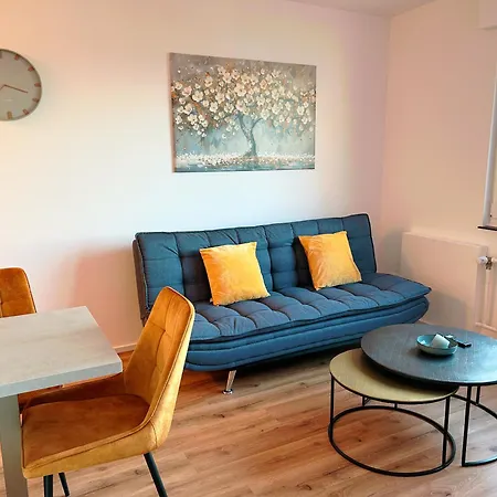 B & A Mit Balkon Und Parkplatz In Metternich קובלנץ