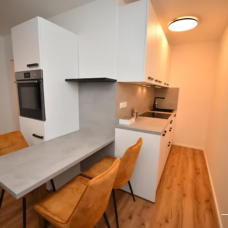 Apartamento B & A Mit Balkon Und Parkplatz Naehe Uni Bwzk In Metternich Coblença