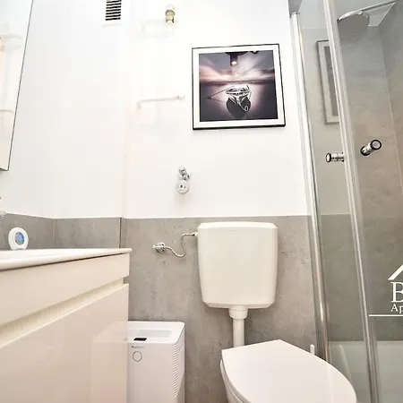 Apartamento B & A Mit Balkon Und Parkplatz Naehe Uni Bwzk In Metternich *