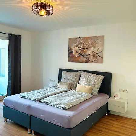 B & A Mit Balkon Und Parkplatz Naehe Uni Bwzk In Metternich Apartamento *