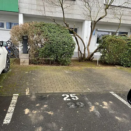Apartamento B & A Mit Balkon Und Parkplatz Naehe Uni Bwzk In Metternich