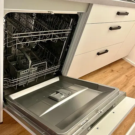 Apartamento B & A Mit Balkon Und Parkplatz Naehe Uni Bwzk In Metternich