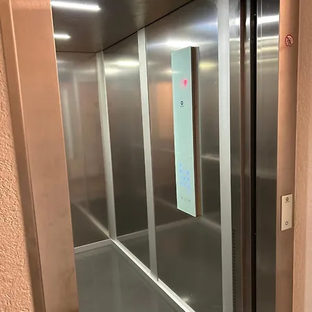 B & A Mit Balkon Und Parkplatz Naehe Uni Bwzk In Metternich *