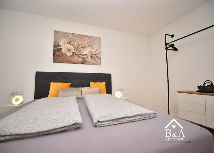 B & A Mit Balkon Und Parkplatz In Metternich דירה קובלנץ