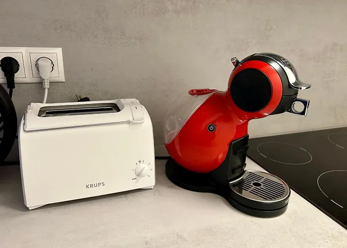 B & A Mit Balkon Und Parkplatz In Metternich דירה קובלנץ