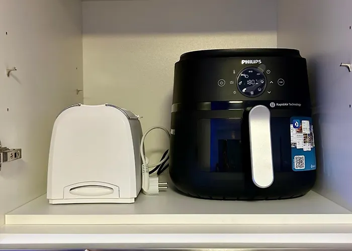 B & A Mit Balkon Und Parkplatz In Metternich דירה קובלנץ